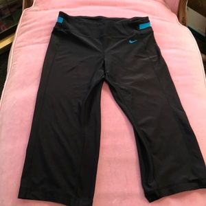 Nike Dry-Fit Yoga crop pants